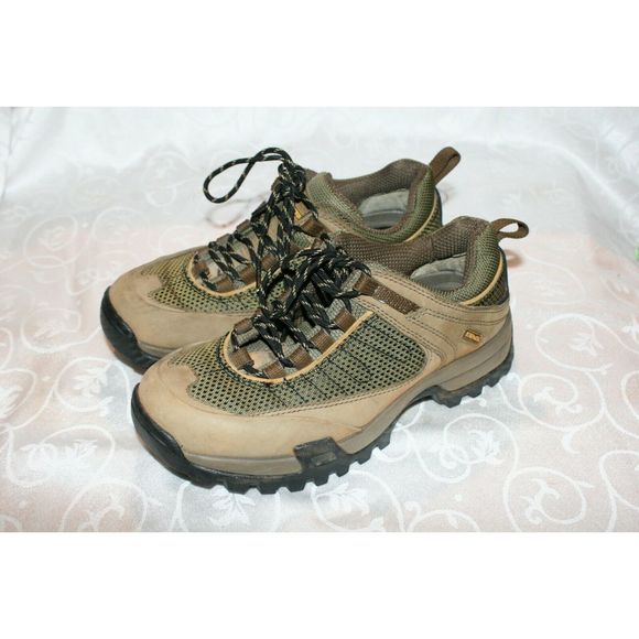 teva womens hiking shoes